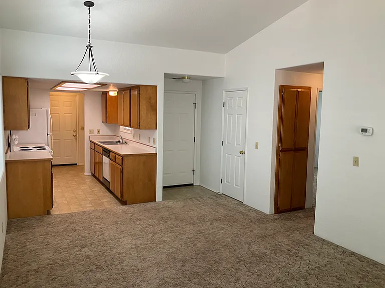 1364 Kokanee Ln — Photo 5