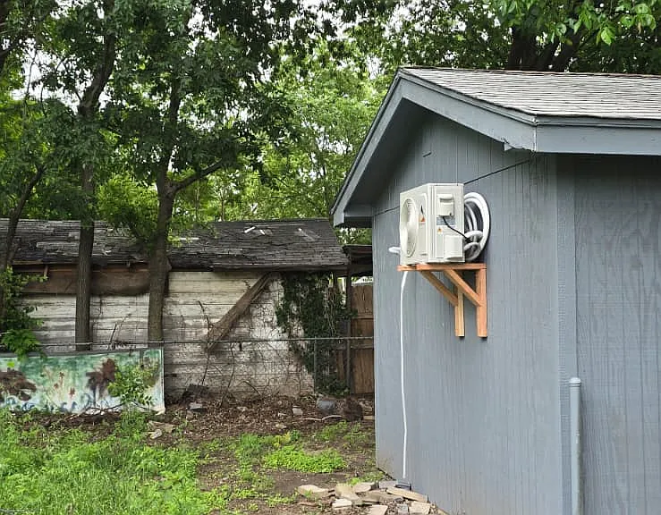 707 Raymond St — Photo 4