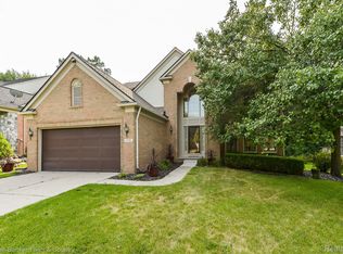 1574 Sugar Maple Way, West Bloomfield, MI 48324
