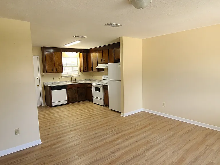 4393 Reinsma Rd — Photo 6