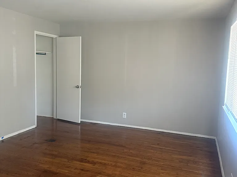10311 Nashua Dr — Photo 2