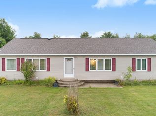 8465 W 16th St, Fremont, MI 49412