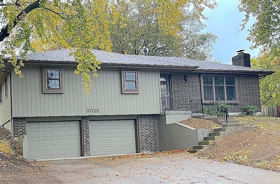 1st image of 3021 N 84th Ter