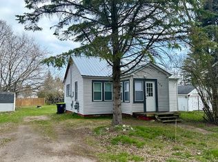 208 Byron St, Cheboygan, MI 49721