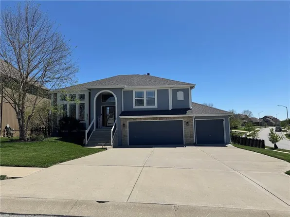 9901 N Farley Ave, Kansas City, MO 64157