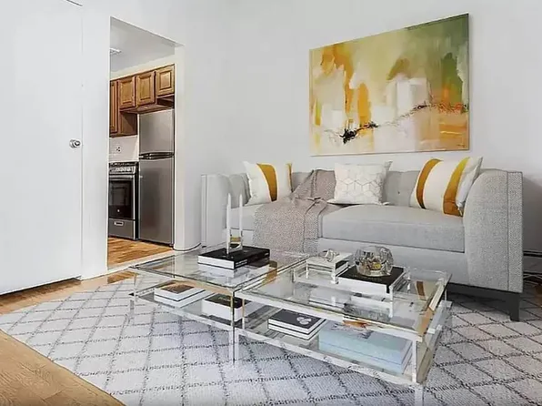 341 Lexington Avenue image 1 of 5