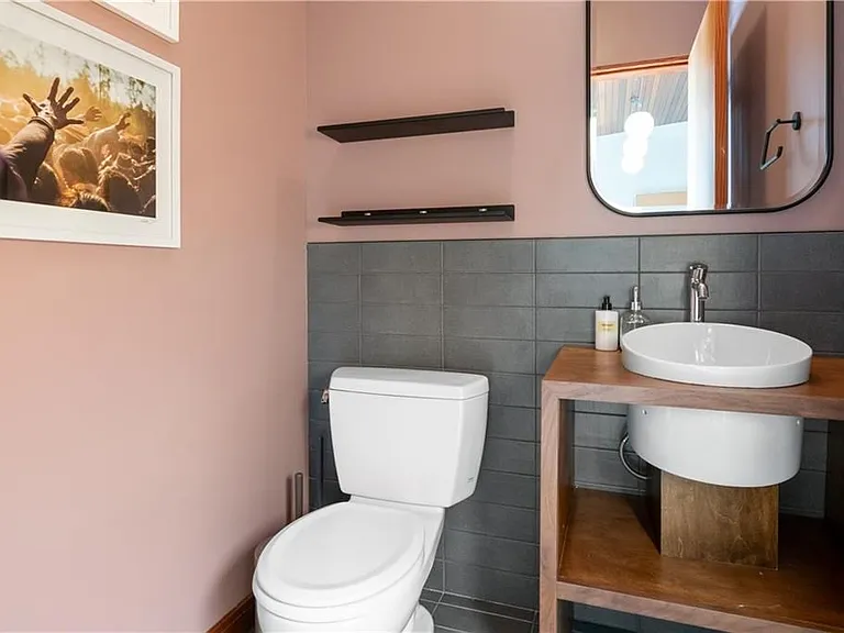 515 Claire Dr — Photo 43