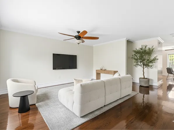 608 East 140th Street image 4 of 11