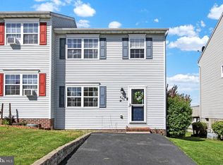 409 Debbi Ct, Hanover, PA 17331