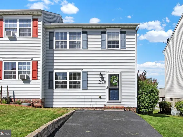 409 Debbi Ct, Hanover, PA 17331
