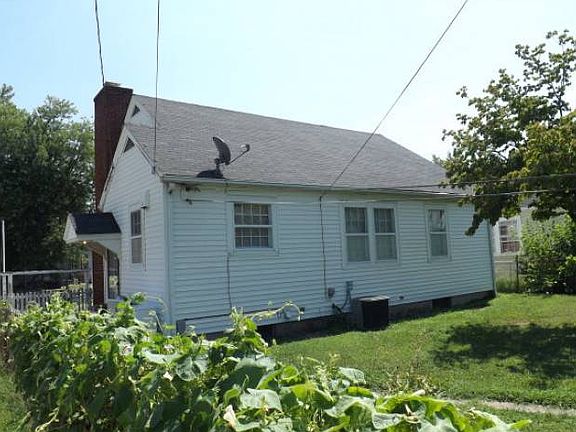 3rd image of 320 Orchard St