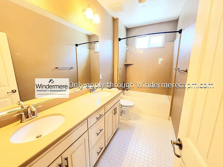 1563 Parkside Way — Photo 17