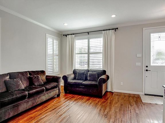 5th image of 2207 Sahara Cir