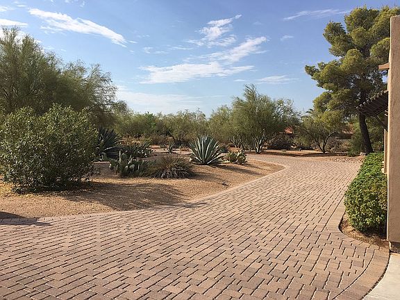 Circular Paver Entry Drive