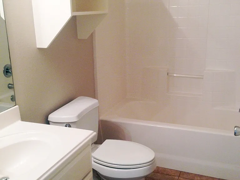 3 Bedroom Duplex for Rent in Lindale! Tour Today! — Photo 17