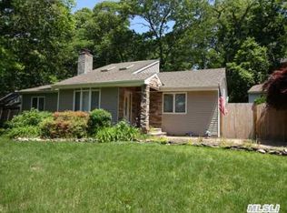 71 Lookout Dr, Sound Beach, NY 11789