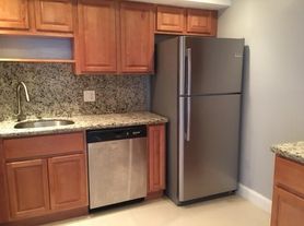 4154 Inverrary Dr, Fort Lauderdale, FL