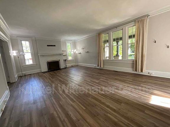 3rd image of 7 Signal Hill Blvd