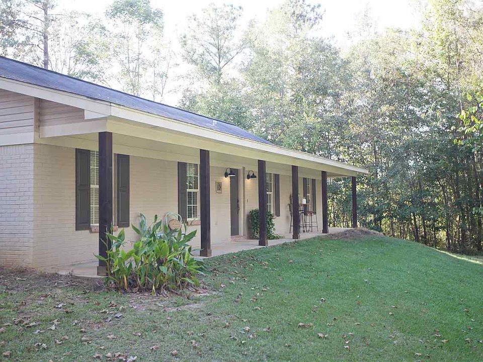 1st image of 305 Holmes Hollow Ln