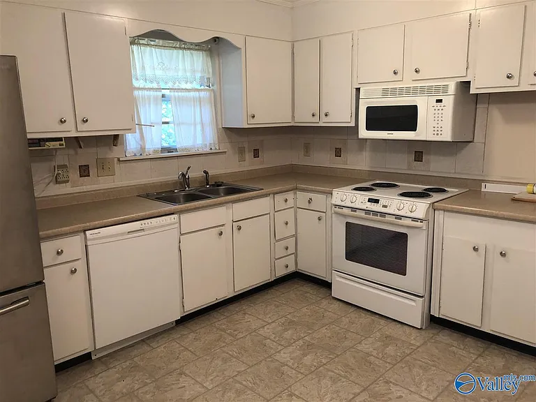 3129 McDow Ave NW — Photo 2