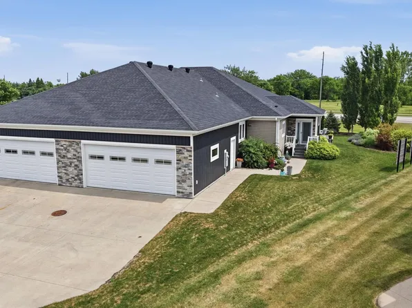 6148 14th St S, Fargo, ND 58104