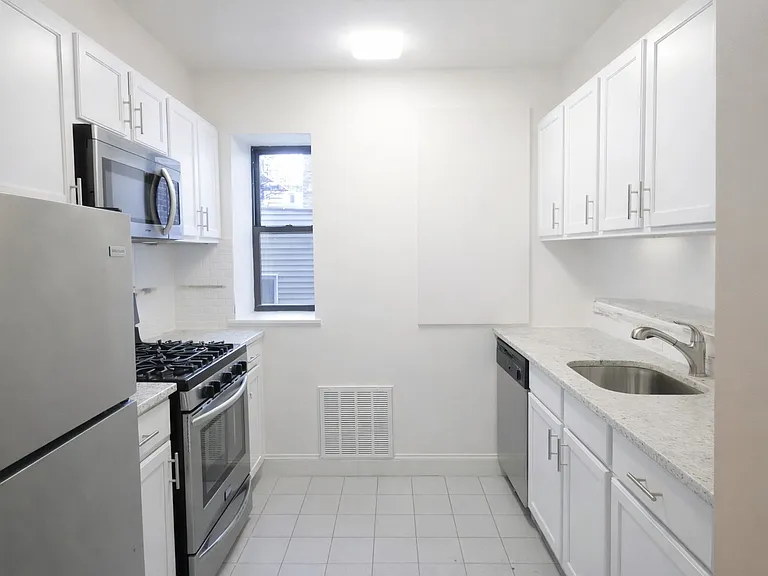 47 Mercer St #5C — Photo 6