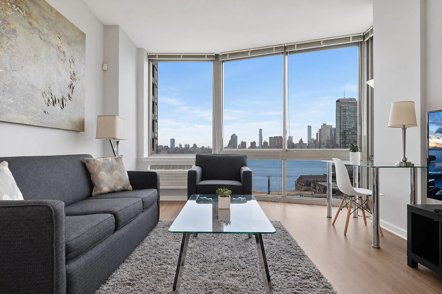 1 bed, 1.0 bath, 785 sqft, $7,866 — Photo 1