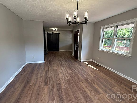 4th image of 210 Bleynat St NE