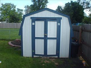 3rd image of 813 N 10th Ave E