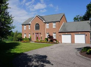 2350 Greentree Rd, Carnegie, PA 15106