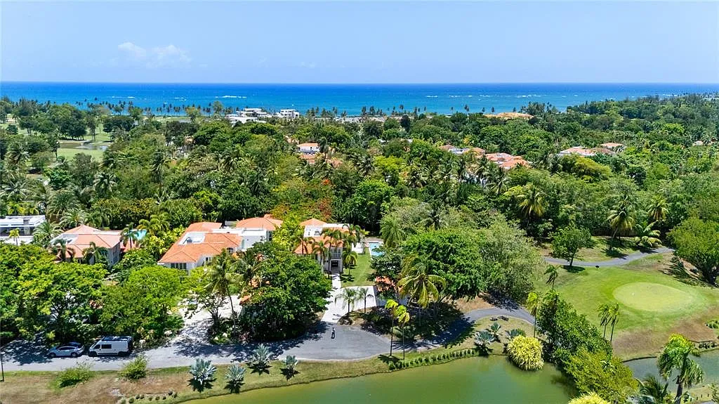 5 bed, 4.5 bath, 4224 sqft, $30,000 — Photo 2