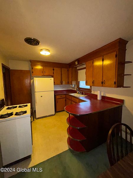 3rd image of 11 Brookwood Drive
