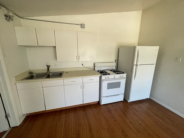 2895 E College Ave #33 — Photo 2