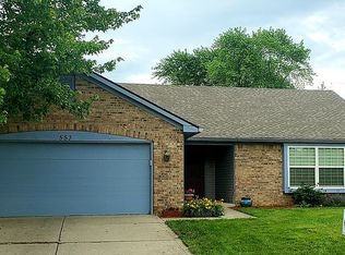 553 Hunting Creek Dr, Greenwood, IN