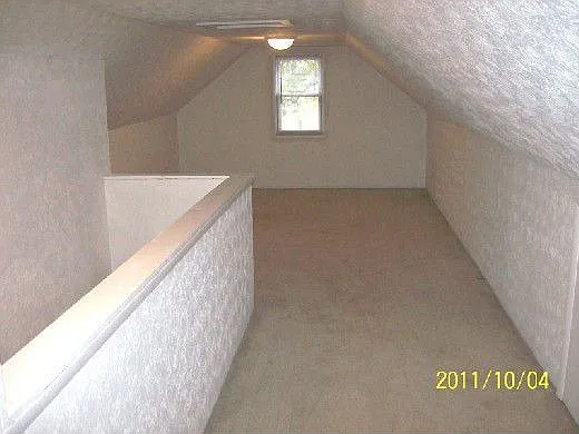 174 Columbian Ave photo 1