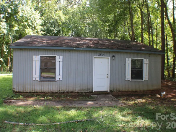 6782 Glover Ln, Stanley, NC 28164