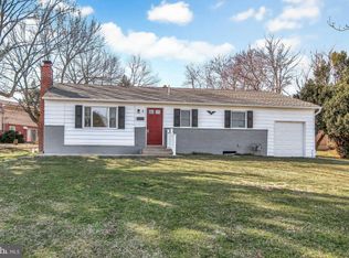 5 Hunter Ln, Camp Hill, PA 17011