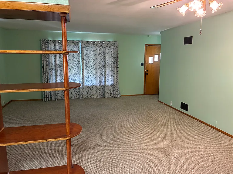 2138 Adams St — Photo 6