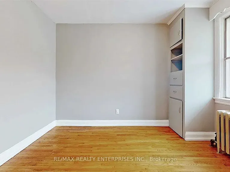 255 Lakeshore Rd E #A — Photo 14