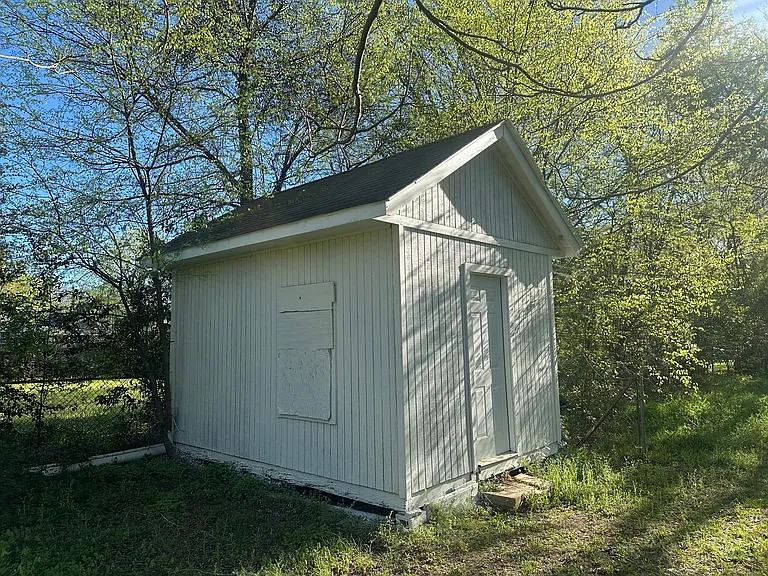 1704 S Hutchings Blvd — Photo 15