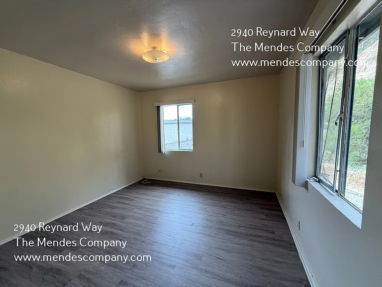 2938-2940 Reynard Way — Photo 9