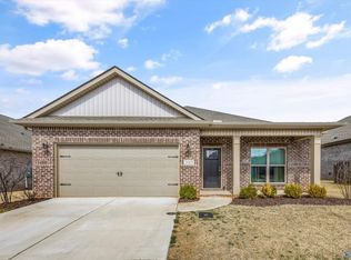 21825 Natures Cove Dr, Athens, AL 35613