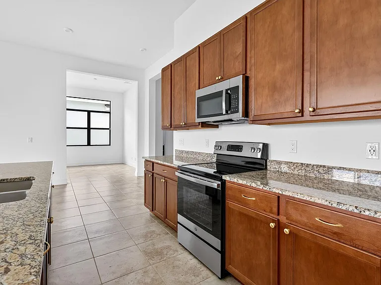 11344 SW Pietra Way — Photo 10