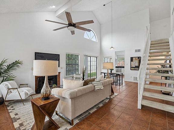 2nd image of 623 Rancho Cir