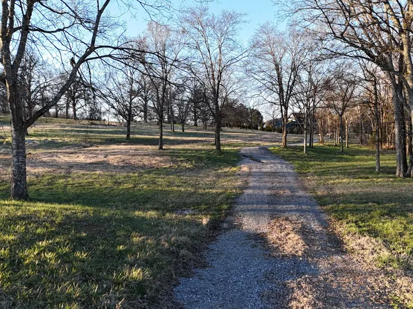 4887 Vincion Rd, Murfreesboro, TN 37130