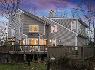 9 Ivy Ridge Ct, Mount Kisco, NY 10549