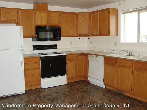 3rd image of 907 E Ball Ct