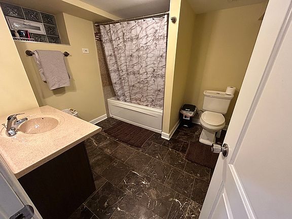 5th image of 7429 Kildare Ave