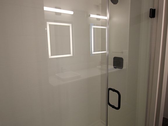 5th image of 200 S 21st St #513