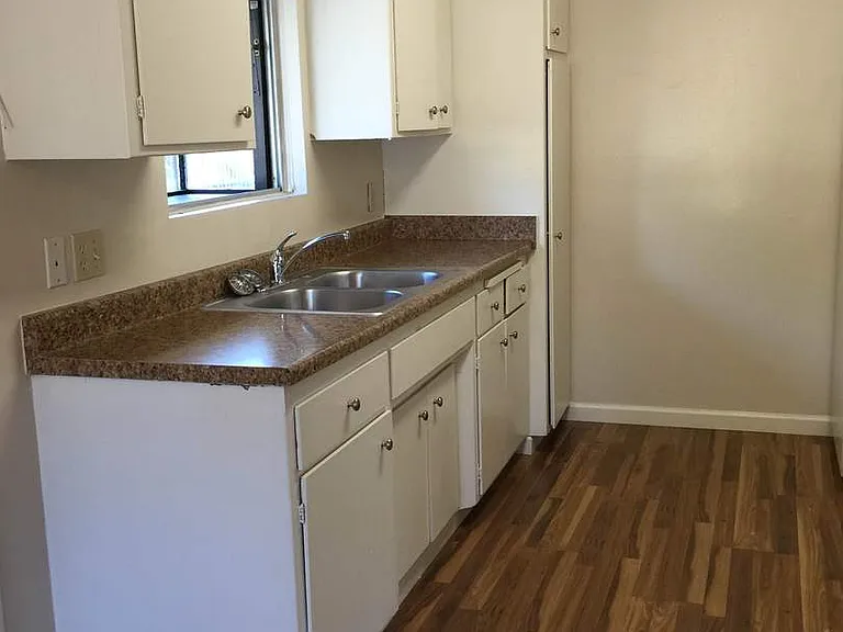Phoenix Apartments — Photo 43